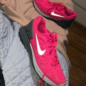 nike lunarlon shoes:)